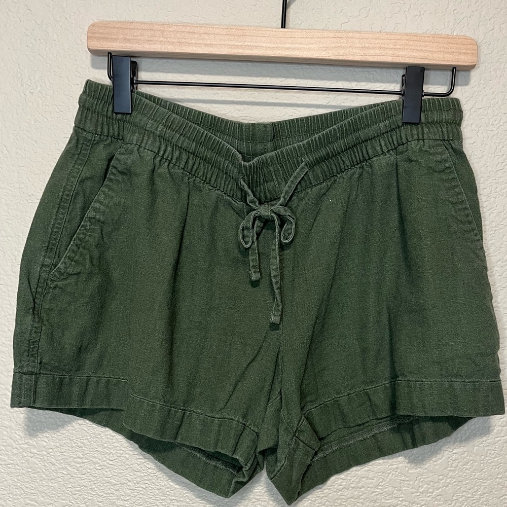 Women old navy shorts